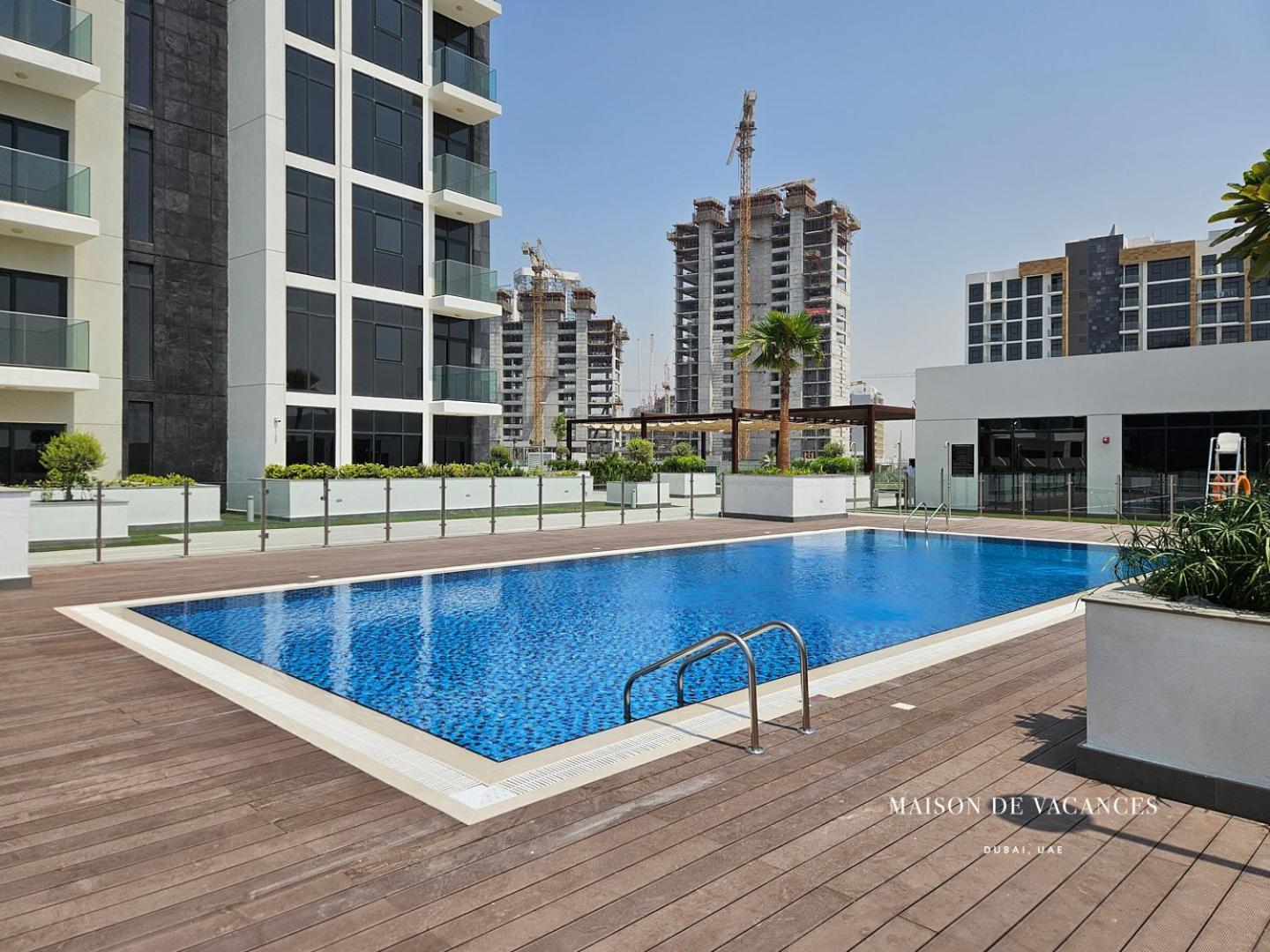 Apartment Modern 10mins From Mall